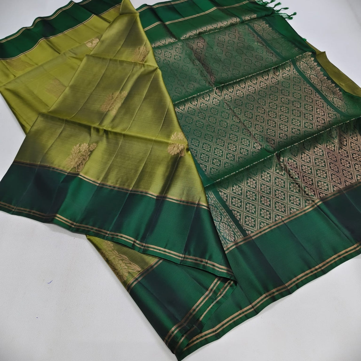 Emerald Grace Semi Silk Saree with Olive Green with Forest Green Contrast Border & Rich Woven Pallu