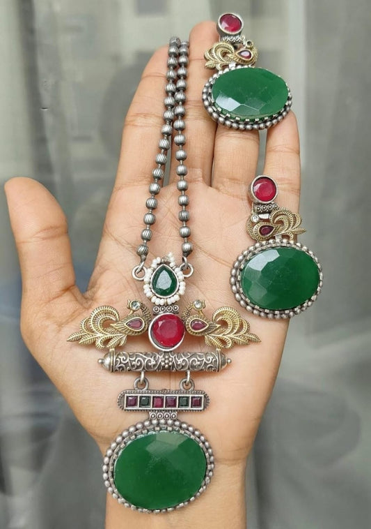 High Quality Silver Look-Alike Monalisa Stone Peacock Necklace Set with Matching Studs