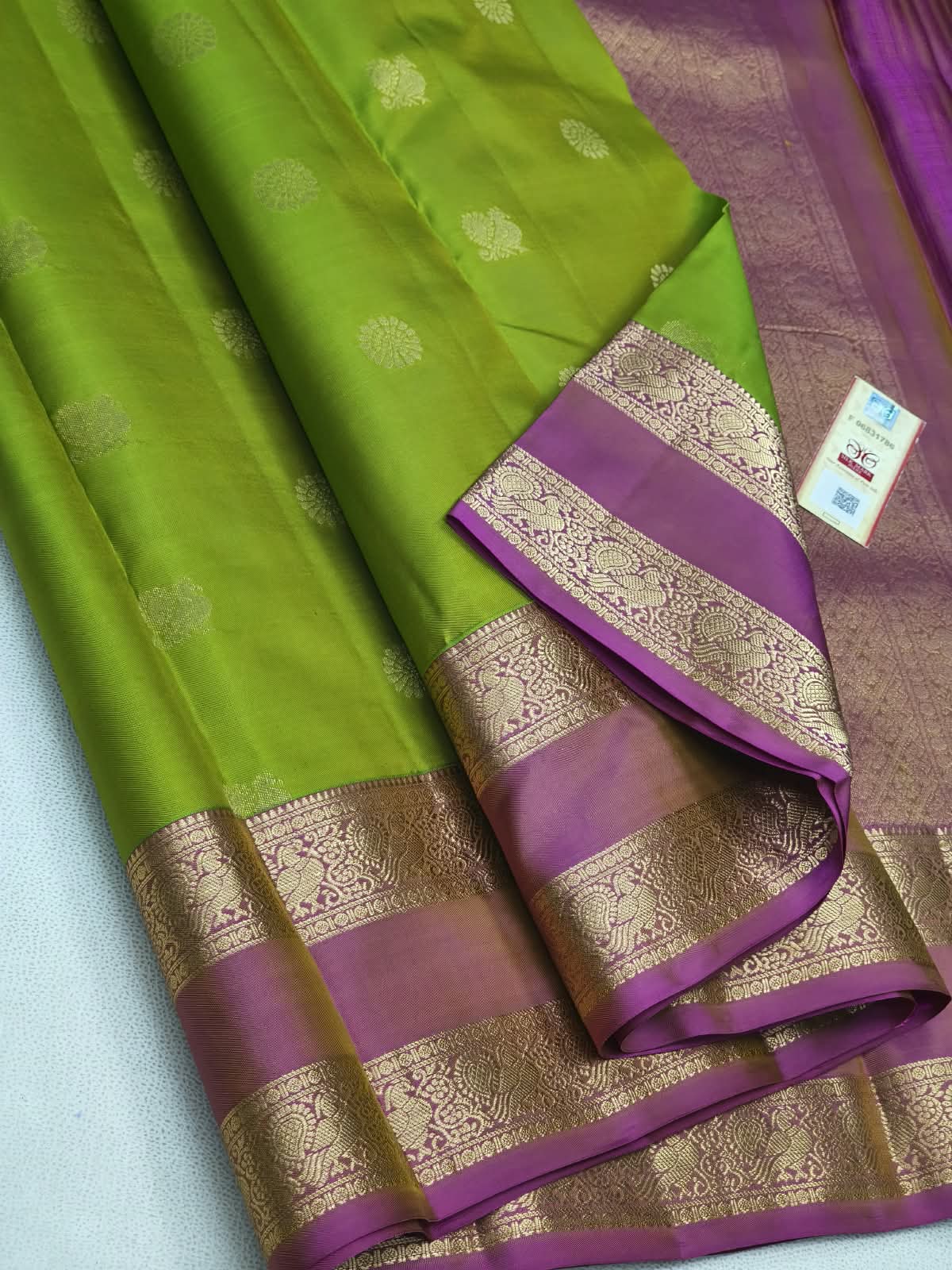 Kanchipuram Pure Silk Saree in Parrot Green & Magenta Pink with Rich Zari Contrast Pallu