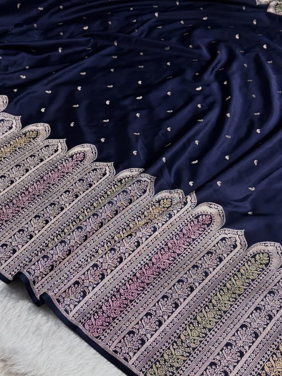 Traditional Banarasi Premium Mashru Silk Saree in Navy Blue with Buti Pattern & Rich Multicolor Floral Border