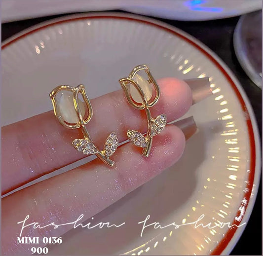 Korean Style Elegant Cat-Eye Stone Tulip Stud Earrings
