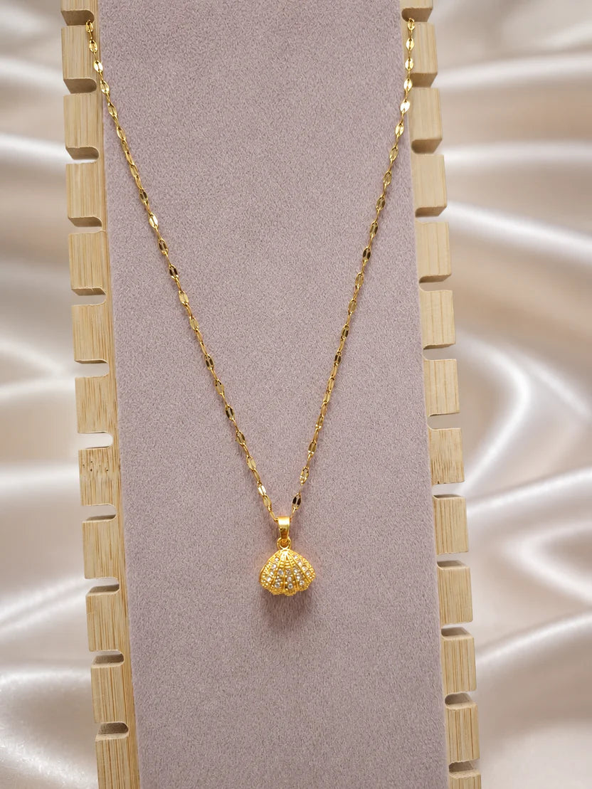 Korean Style Elegant Gold-Plated Seashell Pendant Necklace