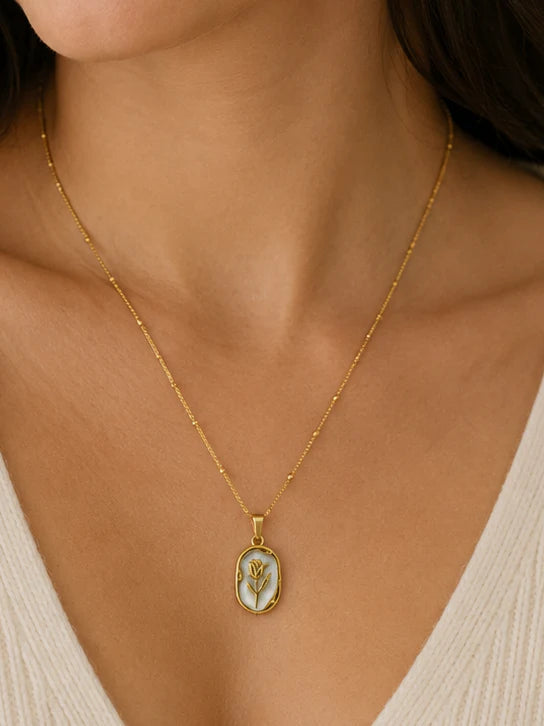 Korean Style Vintage Mother of Pearl Rose Pendant Necklace