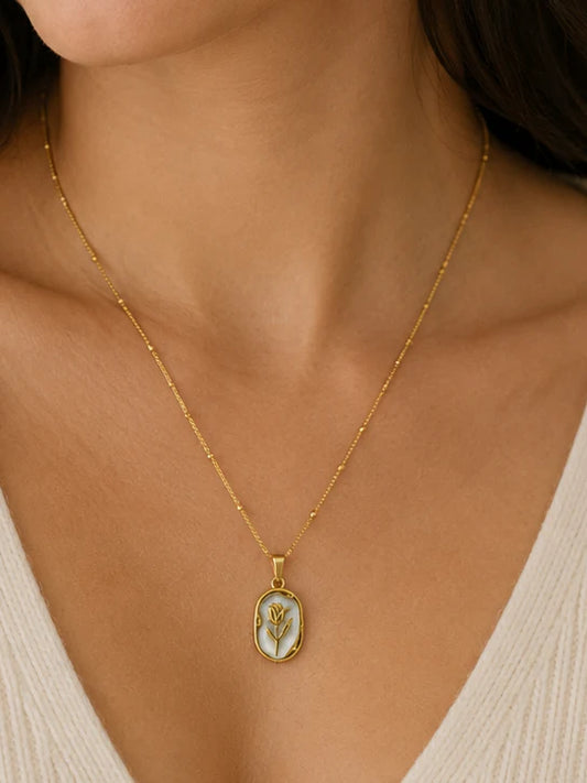 Korean Style Vintage Mother of Pearl Rose Pendant Necklace