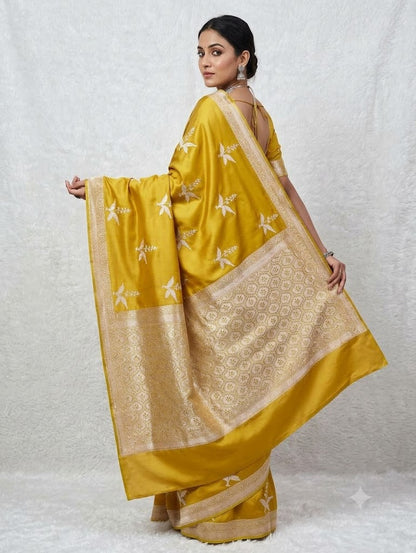 Traditional Banarasi Rose Gold & Silver Zari Mashru Katan Silk Saree