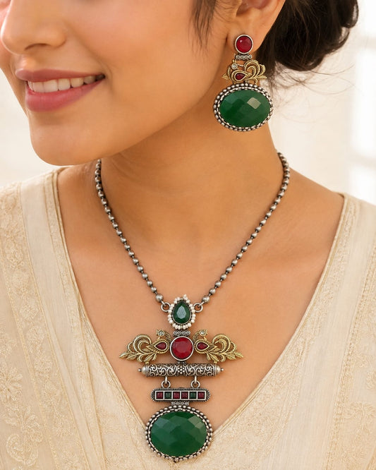 High Quality Silver Look-Alike Monalisa Stone Peacock Necklace Set with Matching Studs