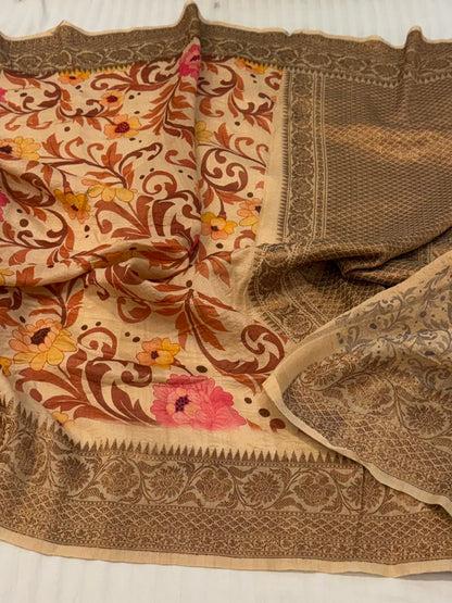 Cream Floral and vine pattern Tussar Silk Banarasi Saree with Digital Printt