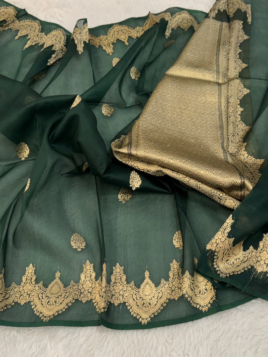 Handloom Banarasi Pure Organza Kora Silk Saree – Forest Green with Golden Zari Kadwa Motifs & Scalloped Border