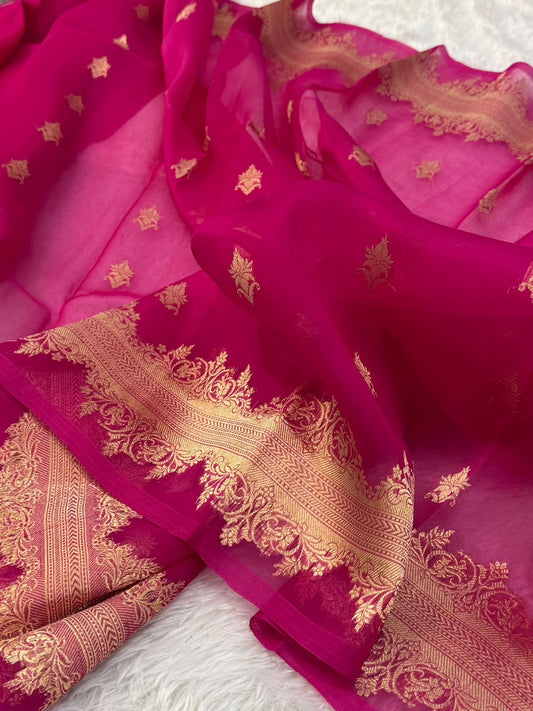 Handloom Banarasi Pure Organza Kora Silk Saree – Bright Rani Pink with Golden Zari Kadwa Motifs & Scalloped Border 
