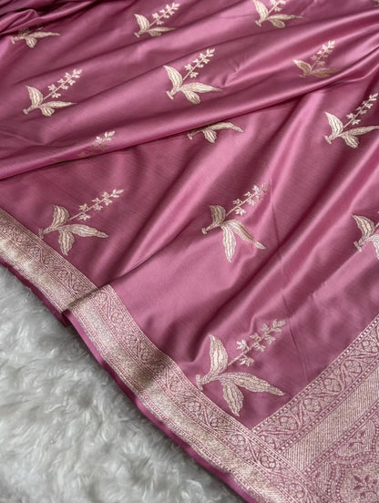 Traditional Banarasi Mauve Pink Banarasi Mashru Katan Silk Saree With Zari Border