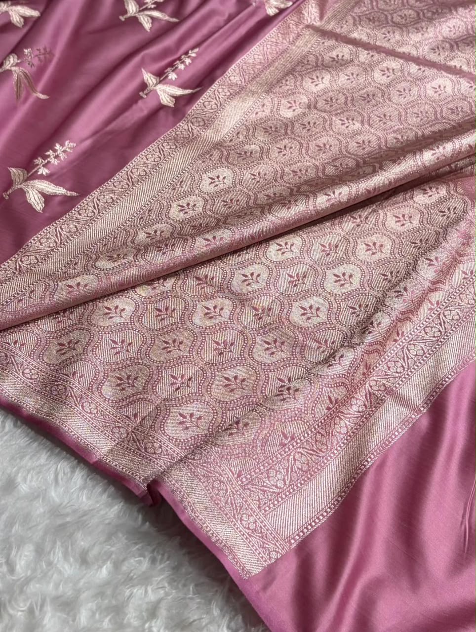 Traditional Banarasi Mauve Pink Banarasi Mashru Katan Silk Saree With Zari Border