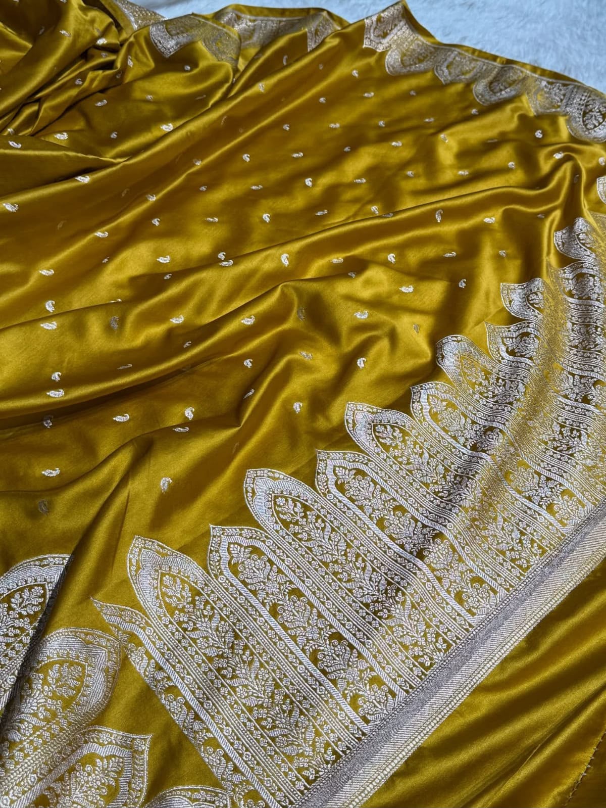 Traditional Banarasi Exclusive Premium Mashru  Silk Saree in Olive Mustard | All-Over Buti Pattern | Rich Banarasi Silver Zari Border