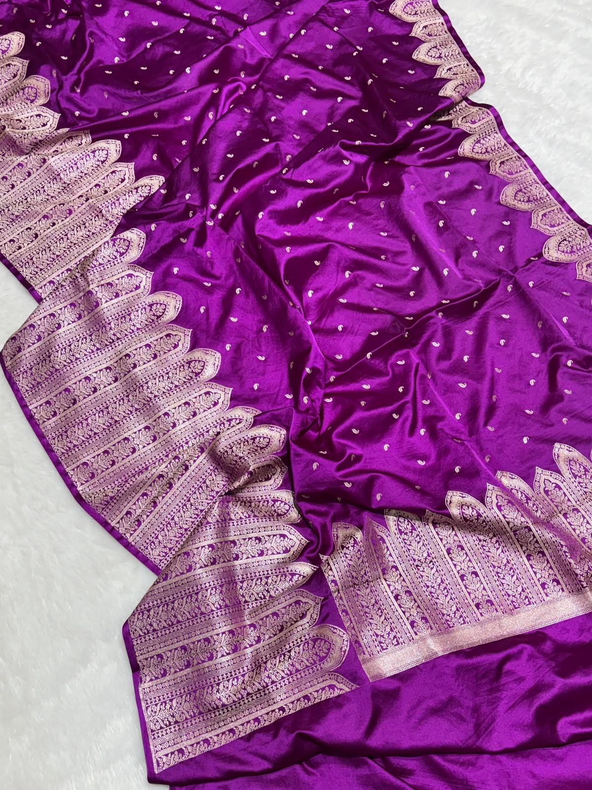 Traditional Banarasi Exclusive Premium Mashru Silk Saree in Royal Purple | All-Over Buti Pattern | Rich Banarasi Silver Zari Border