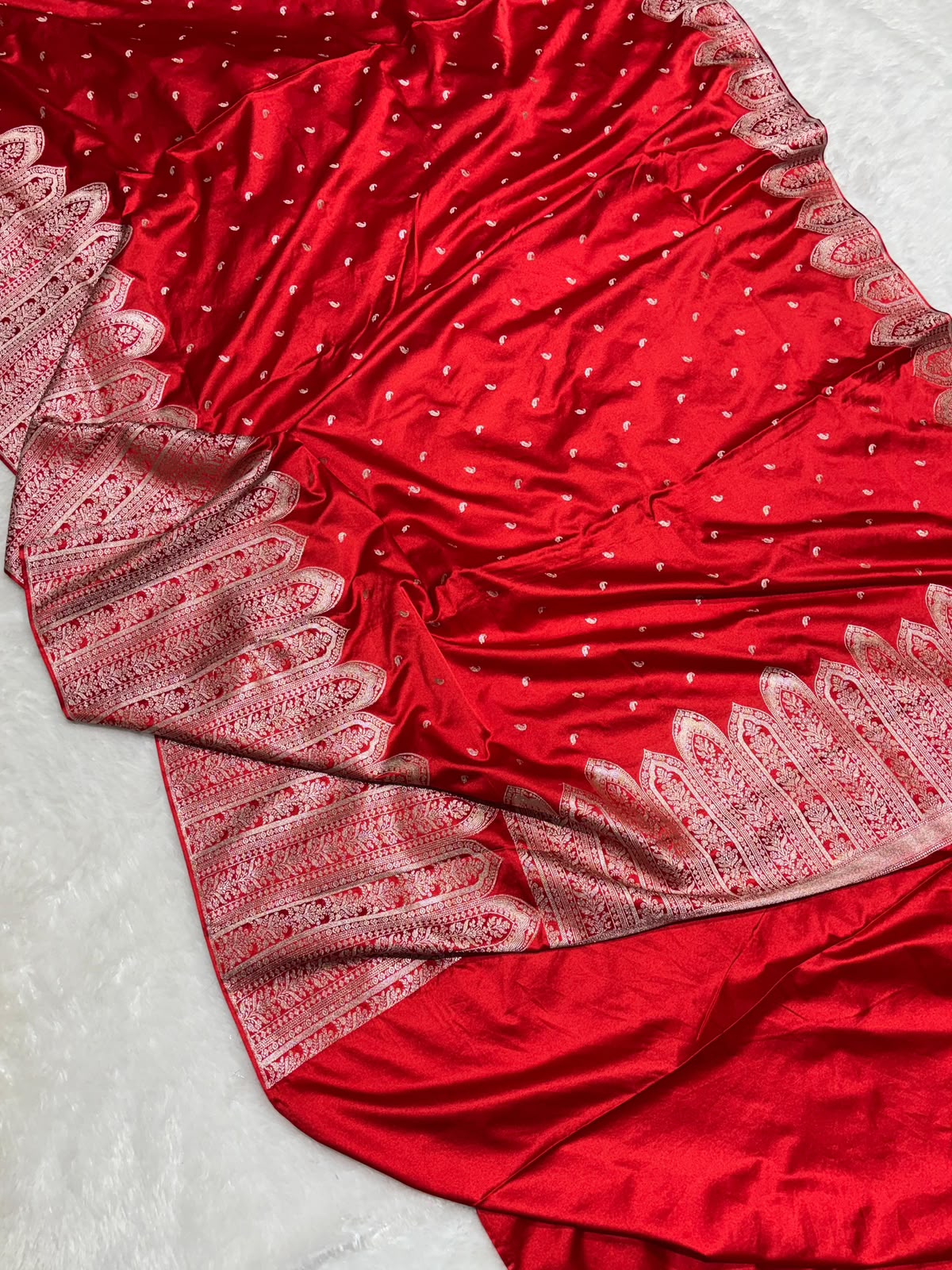 Traditional Banarasi Exclusive Premium Mashru Silk Saree in Bright Red | All-Over Buti Pattern | Rich Banarasi Silver Zari Border
